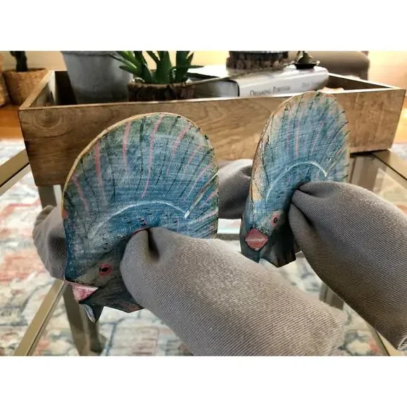 Vintage Hand-Carved wooden Fish Napkin Rings, Holder, Blue Fish, Set of Four - Picture 4 of 9